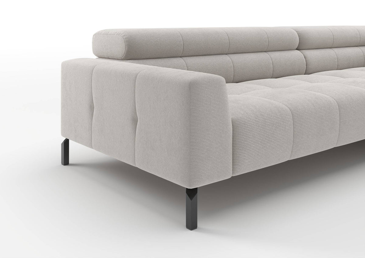 Kalmar Ecksofa in L-Form groß in Feincord Weiß – Detail Armlehne und Fuß