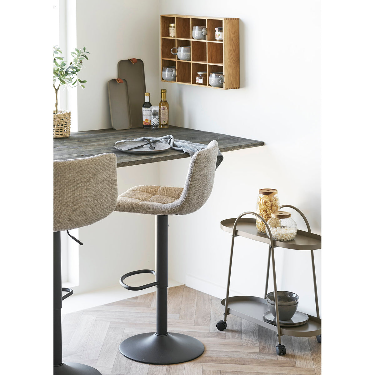 Knut Barstuhl 2er-Set – Stoff Grau, Beine Schwarz – Ansicht 6