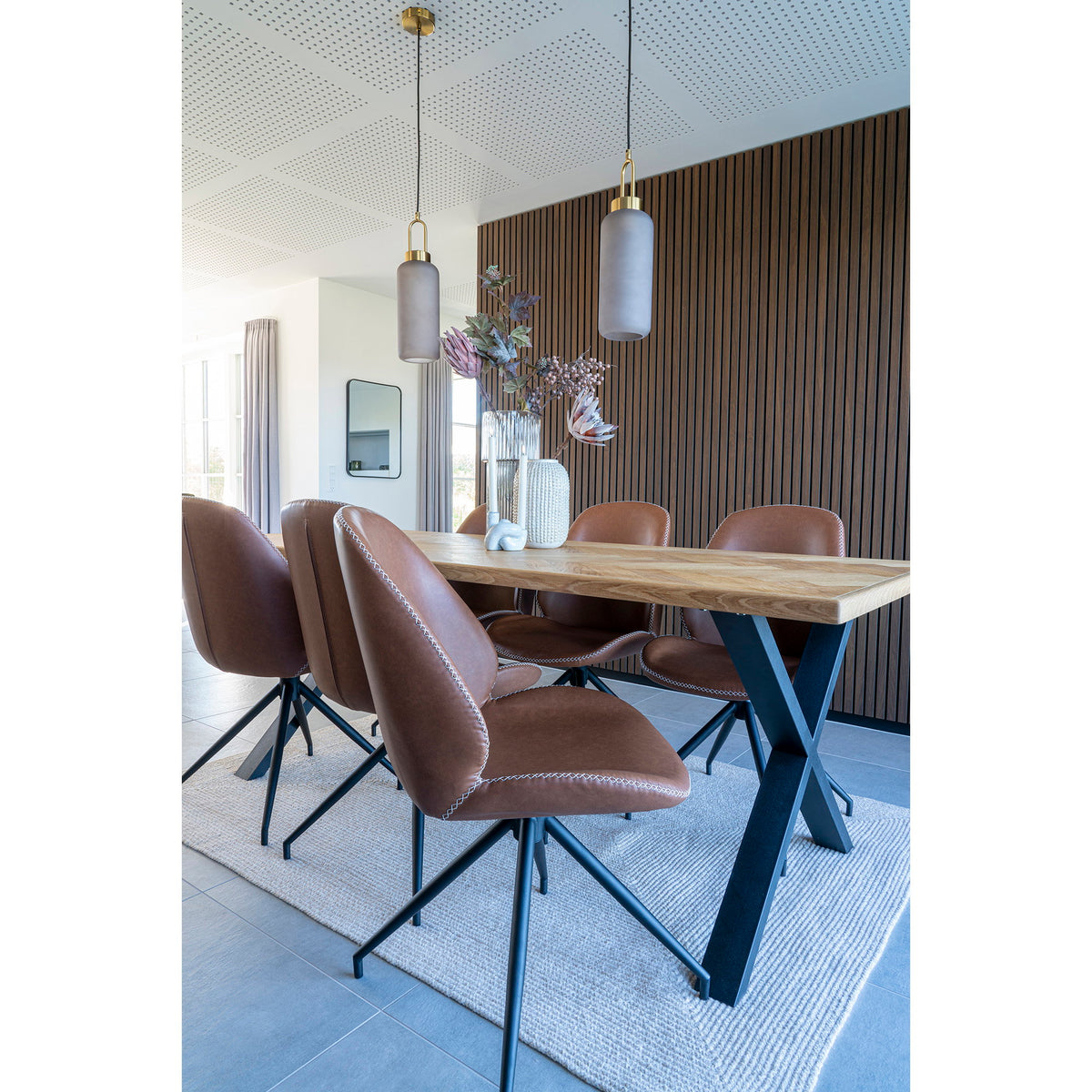 Yann Esszimmerstuhl 2er-Set mit Drehfunktion – Kunstleder Vintage-Braun, Beine Schwarz – Ansicht 9