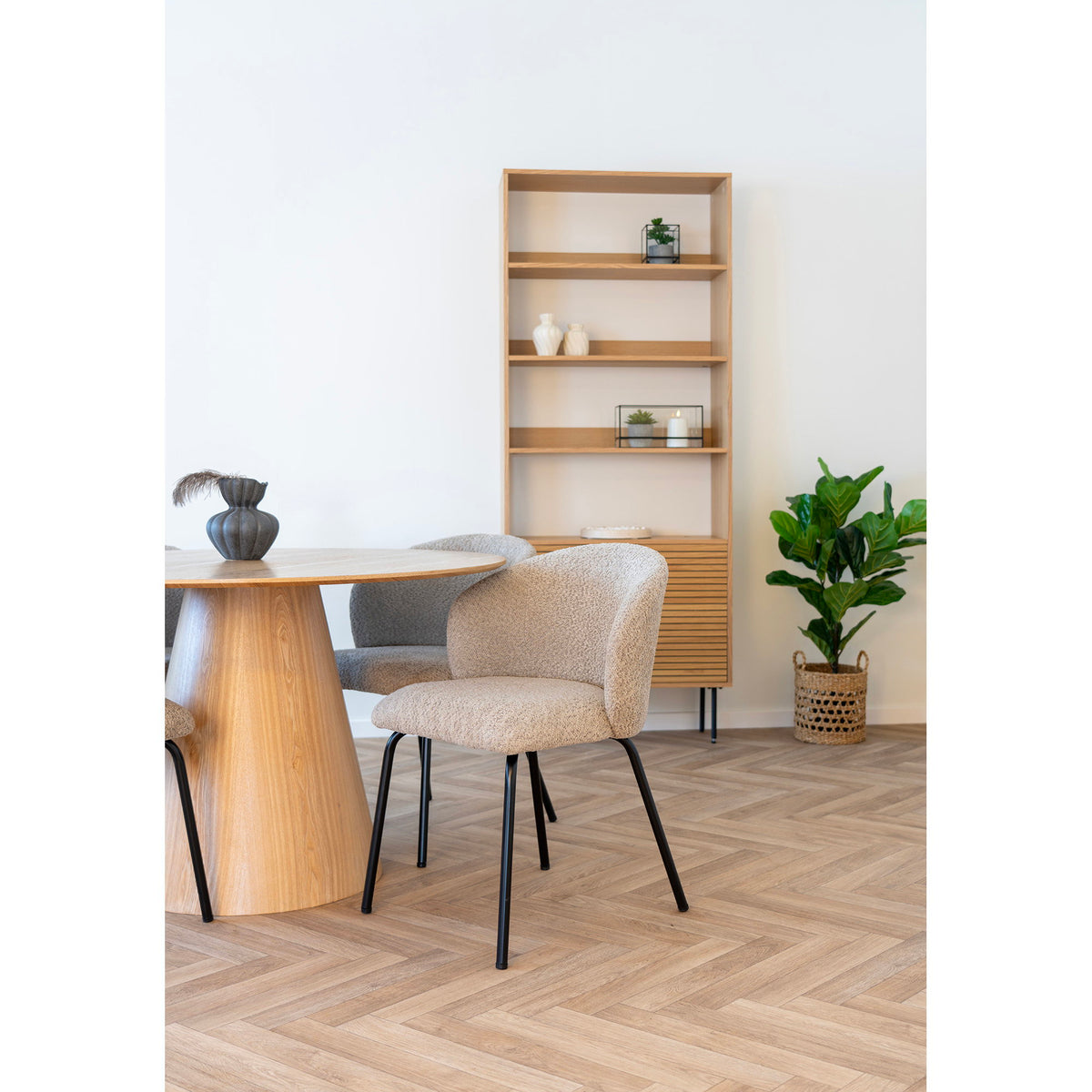 Adele Esszimmerstuhl 2er-Set – Bouclé Beige, Beine Schwarz – Ansicht 12