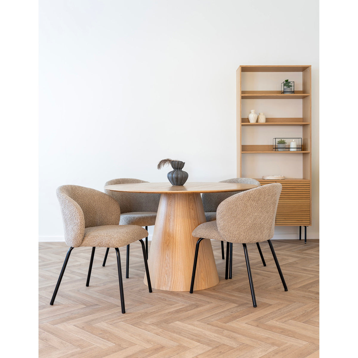 Adele Esszimmerstuhl 2er-Set – Bouclé Beige, Beine Schwarz – Ansicht 13