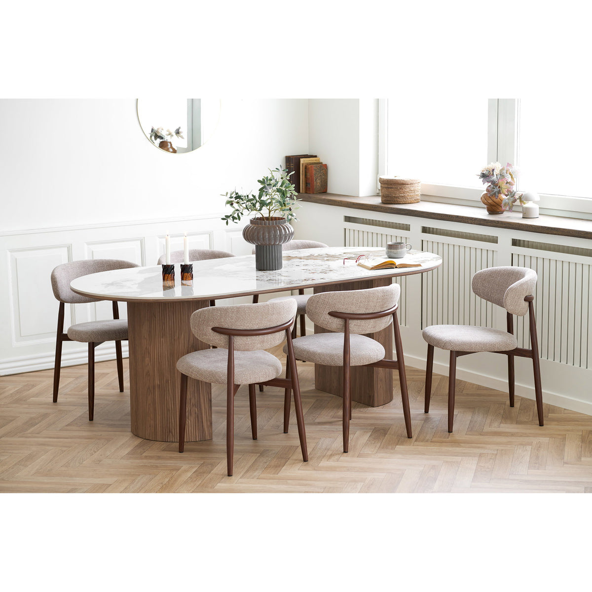 Olivia Esszimmerstuhl 2er-Set – Stoff Sand, Beine in Walnussoptik – Ansicht 6