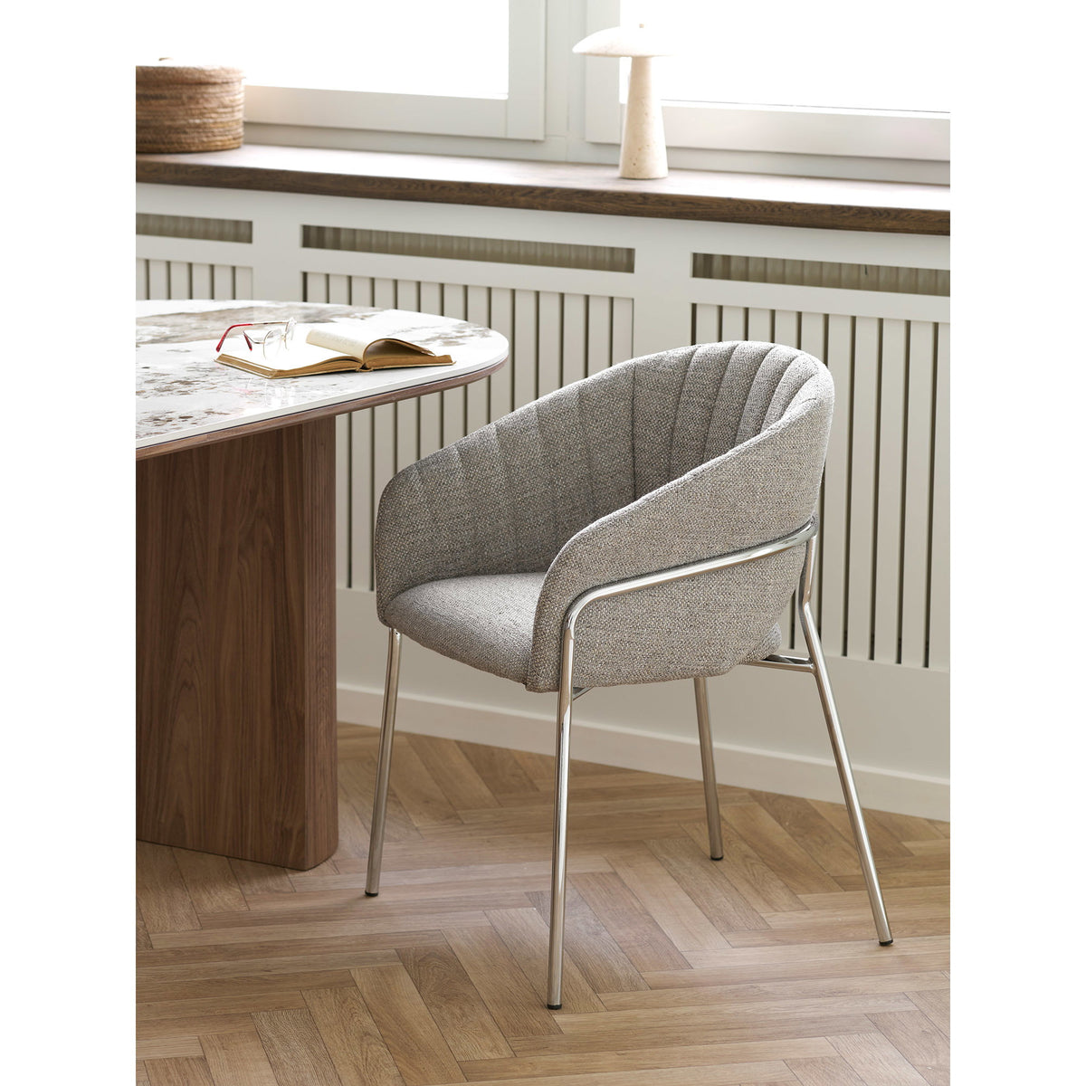 Dora Esszimmerstuhl 2er-Set – Stoff Hellgrau, Beine Chrom – Ansicht 7