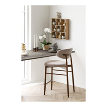 Olivia Tresenstuhl 2er-Set – Stoff Sand, Beine in Walnussoptik – Ansicht 6