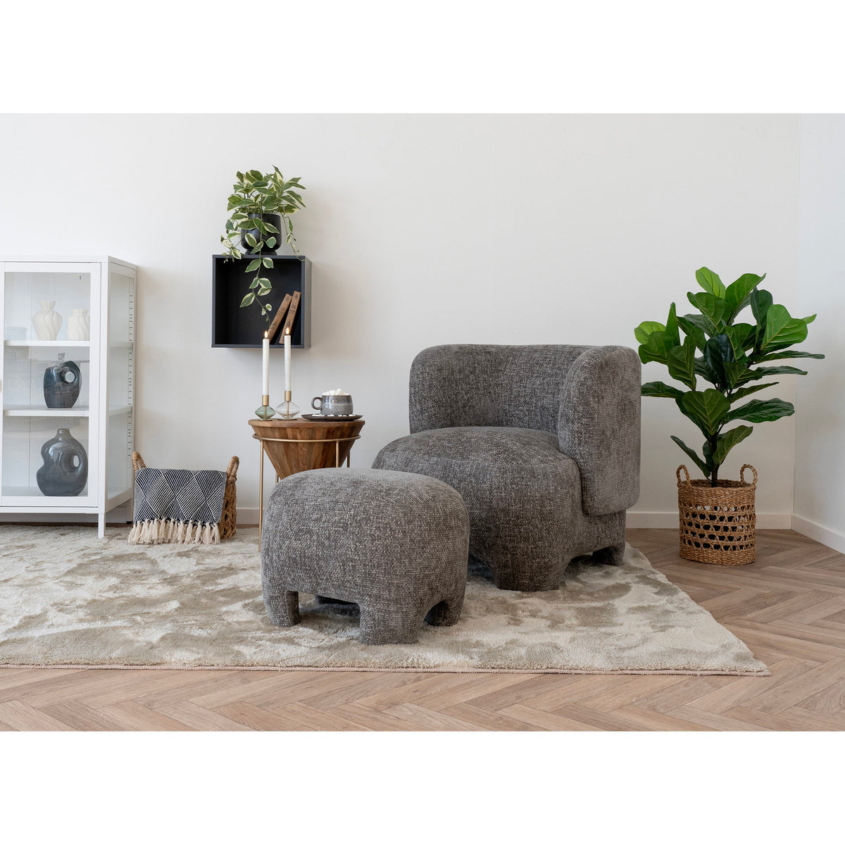 Svea Sessel mit Pouf – Stoff Grau – Ansicht 2