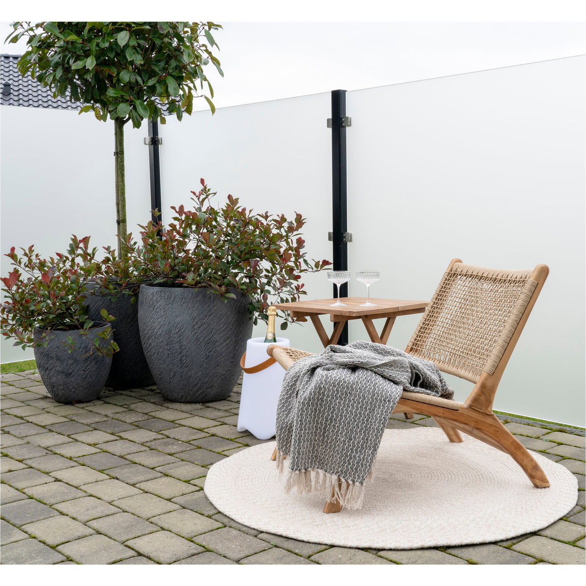 Sune Sessel – Polyrattan Natur, Beine Teak – Ansicht 9