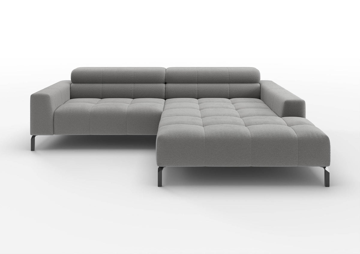 Kalmar Ecksofa kompakt mit Ottomane in Feincord Grau, Ottomane rechts – Ansicht von vorn