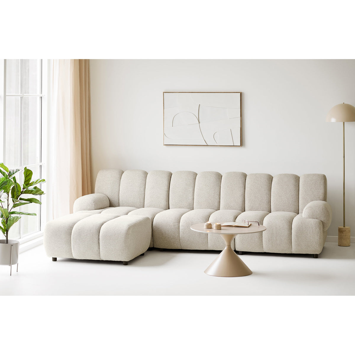 Betty 3,5-Sitzer-Modulsofa mit Pouf links – Sand – Ansicht 4