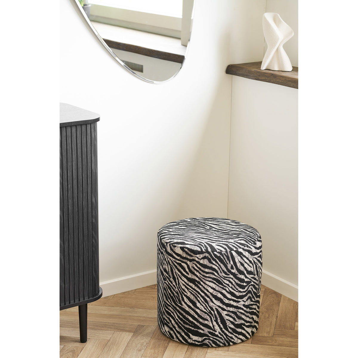 Hedda Pouf – Jacquard Schwarz/Weiß, ø 40 × 40 cm – Ansicht 4