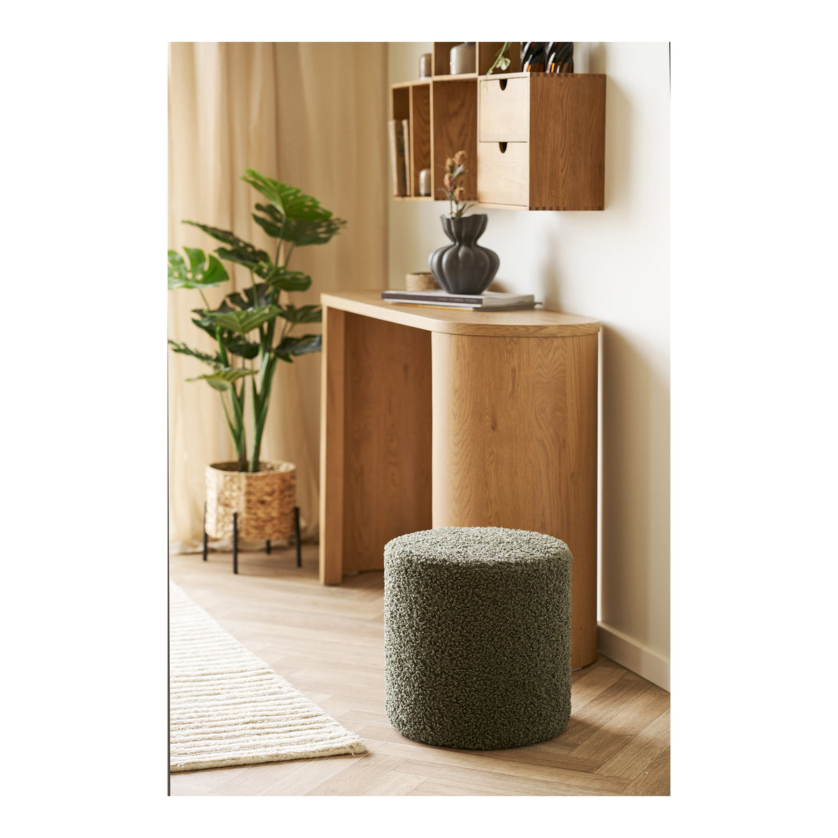 Greta Pouf – Teddystoff Grün, ø 34 × 36 cm – Ansicht 4
