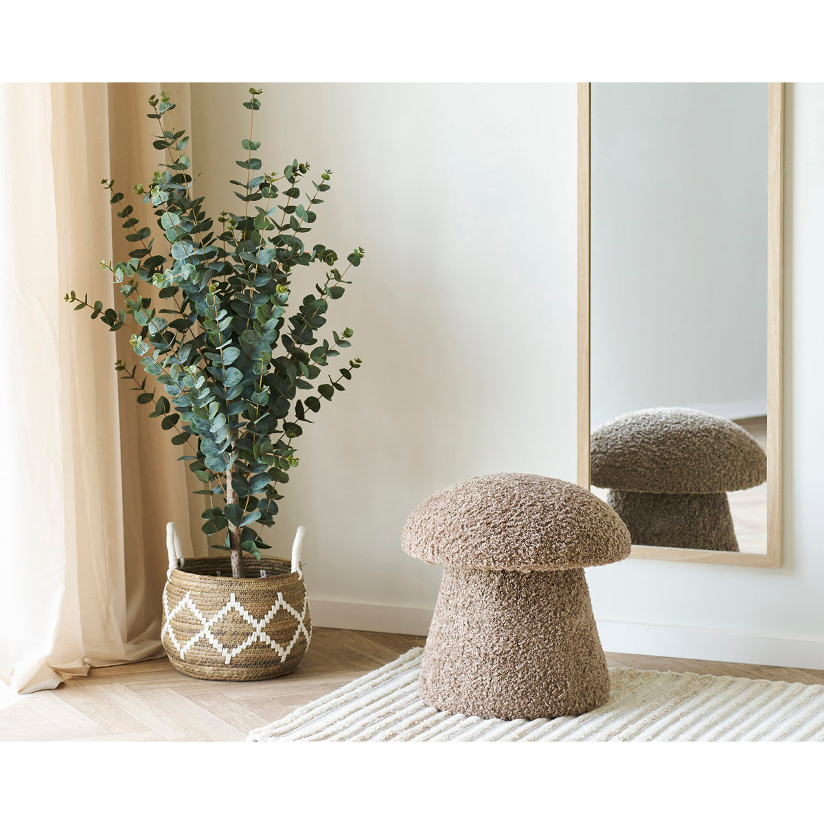 Sofie Pouf – Kunstfell Braun, ø 45 × 45 cm – Ansicht 3