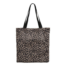 Edda Tasche – Leopardenmuster, 35 × 39 cm von Luiva Living