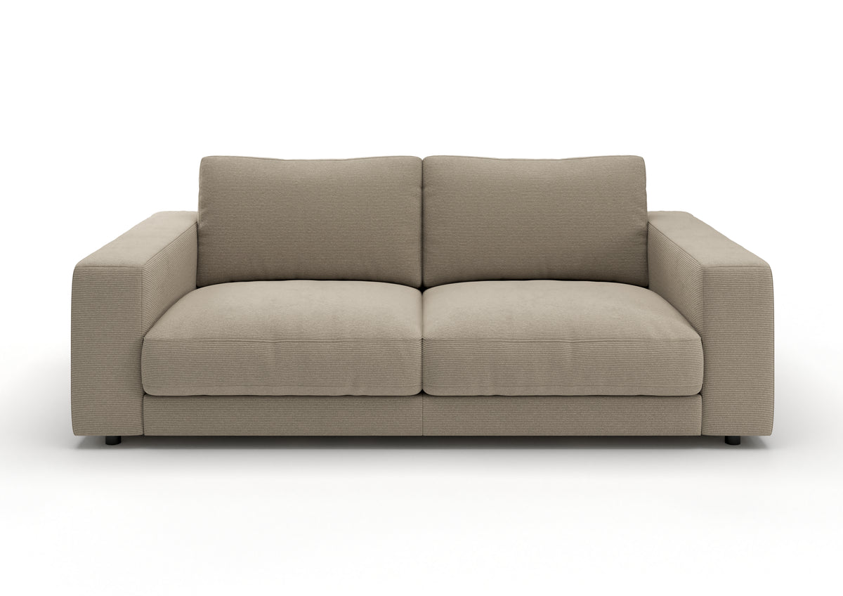 Skagen 2-Sitzer-Sofa in Feincord Sand – Ansicht von vorn