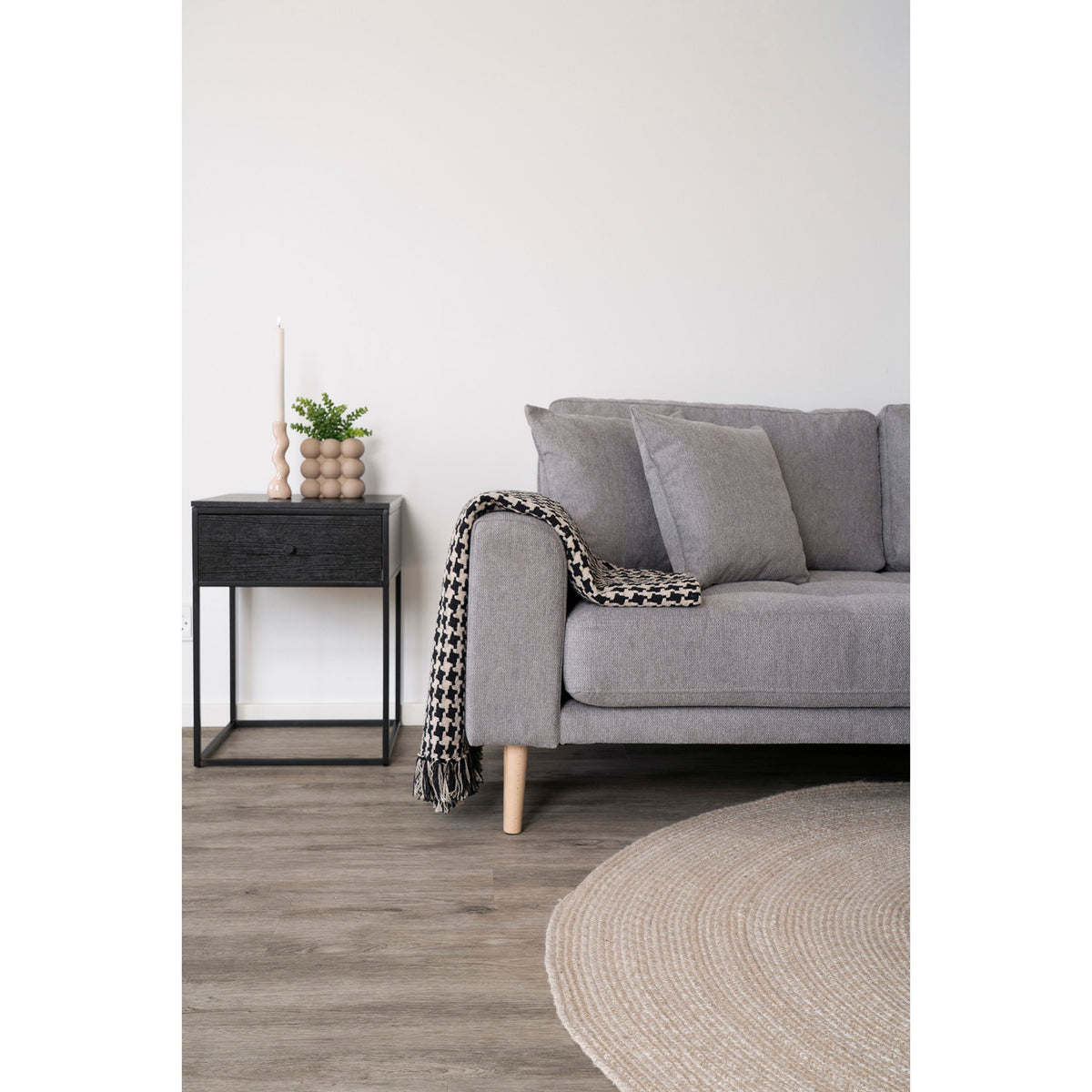 Sami Beistelltisch mit Schublade – Schwarz, Gestell Schwarz, 40 × 40 × 55 cm – Ansicht 5