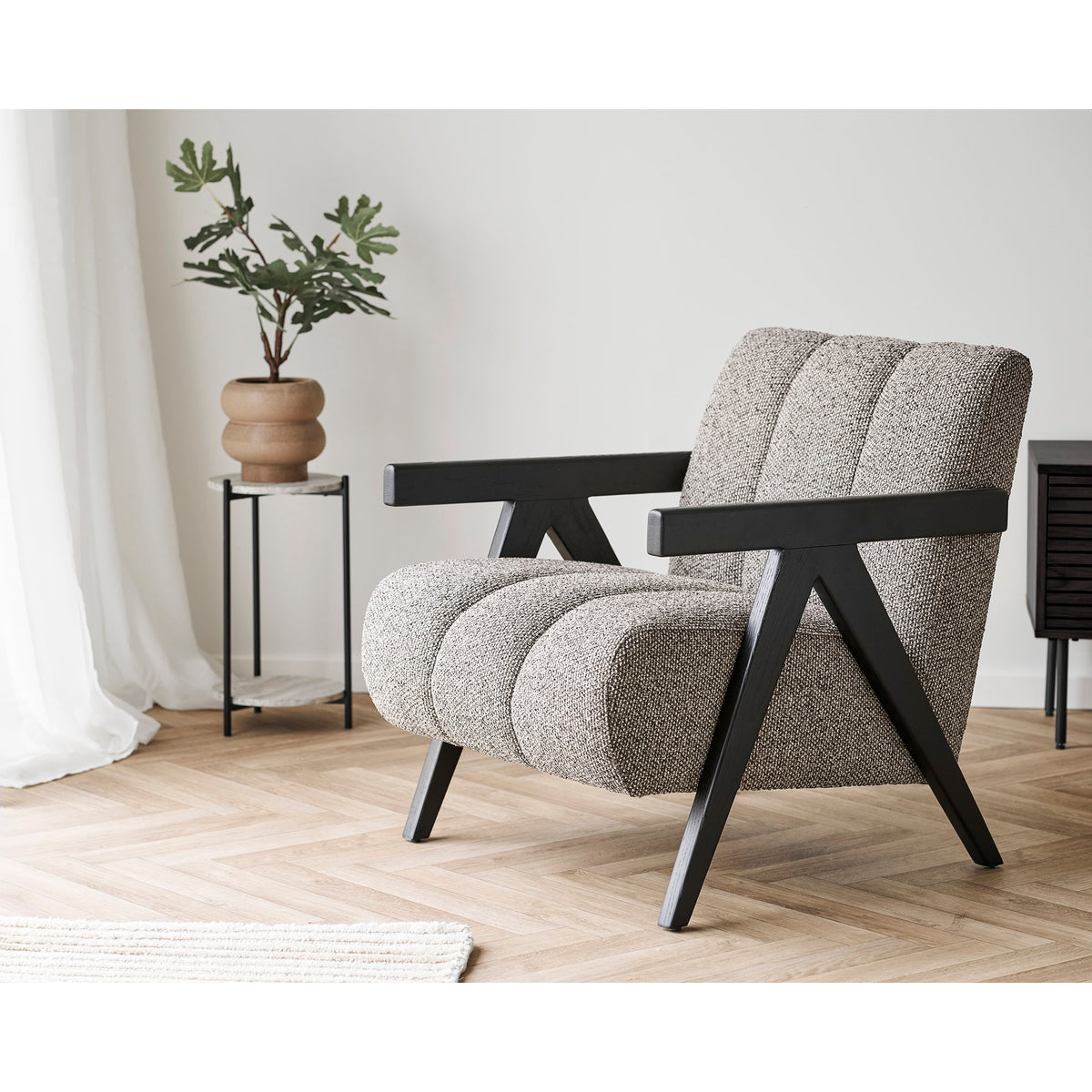 Kaya Beistelltisch rund – Travertinoptik Beige, Beine Schwarz, ø 27 × 46 cm – Ansicht 5