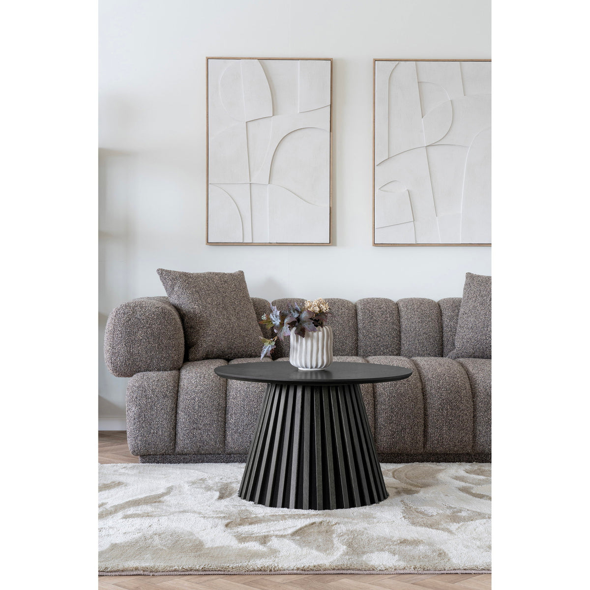 Isla Couchtisch rund – Eichenfurnier Schwarz, ø 70 × 45 cm – Ansicht 5