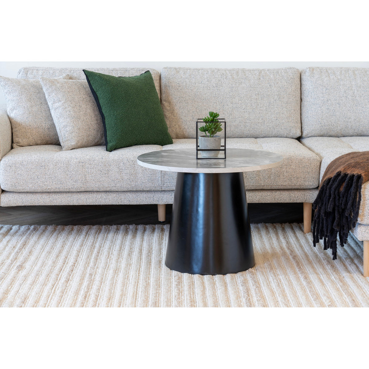 Algot Couchtisch rund – Marmoroptik Grau/Schwarz, ø 60 × 45 cm – Ansicht 4
