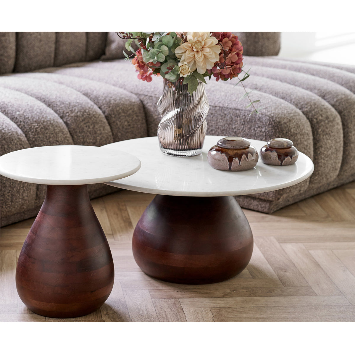 Aina Couchtisch rund – Mangoholz/Marmor Dunkelbraun/Weiß, ø 70 × 35 cm – Ansicht 6
