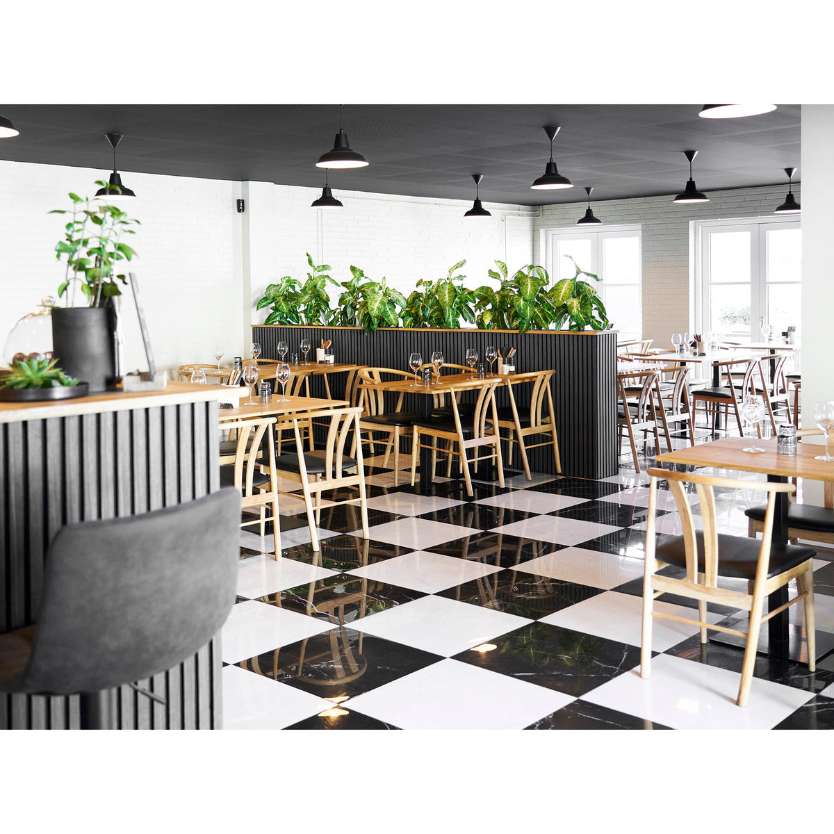 Caius Bistrotisch – Eiche Natur, Gestell Schwarz, 70 × 70 × 75 cm – Ansicht 7
