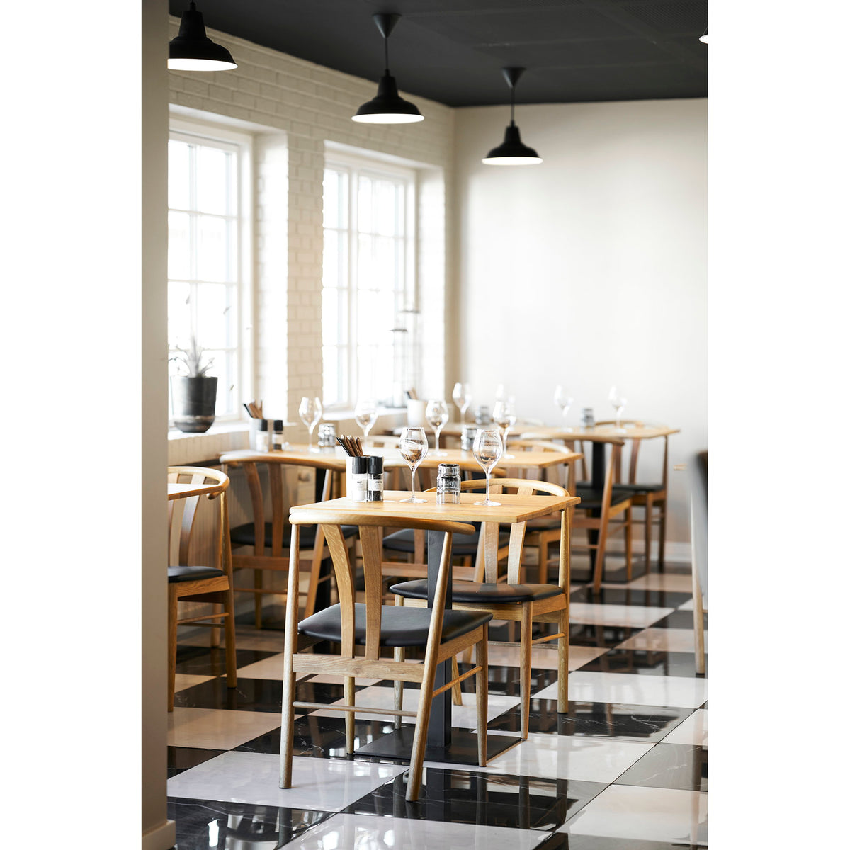 Caius Bistrotisch – Eiche Natur, Gestell Schwarz, 70 × 70 × 75 cm – Ansicht 8