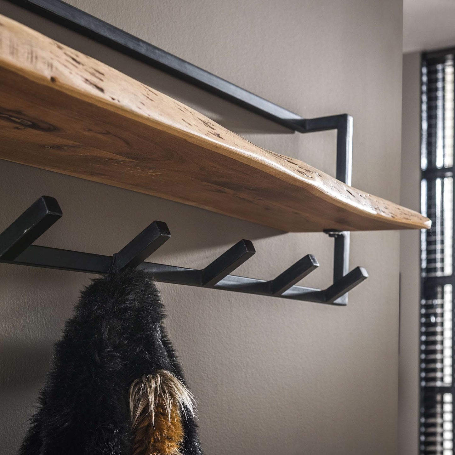 Garderobe edge brett  6 Haken