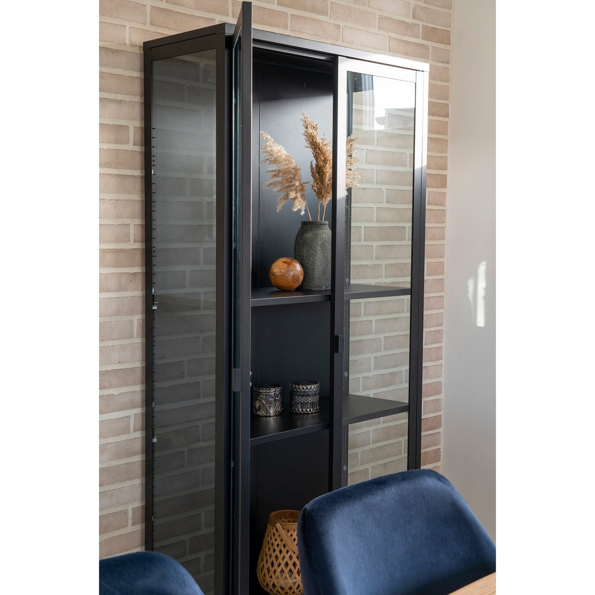 Arlo Vitrine mit 2 Glastüren – Stahl Schwarz, 80 × 35 × 175 cm – Ansicht 9