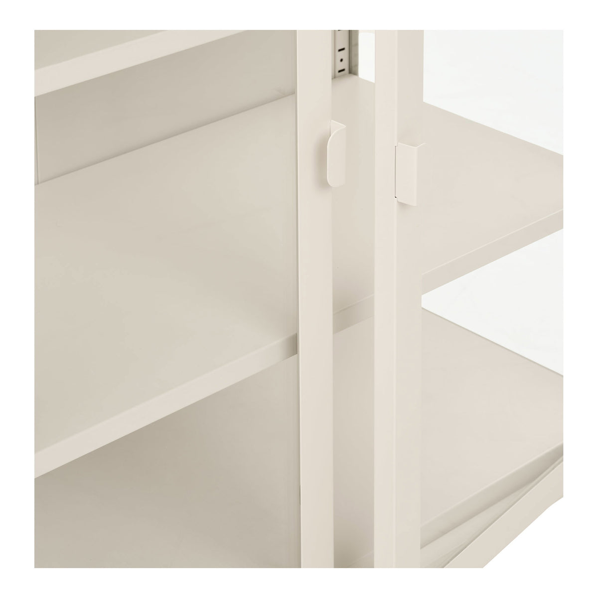 Arlo Vitrine mit 2 Glastüren – Stahl Cremeweiß, 80 × 40 × 101 cm – Ansicht 5
