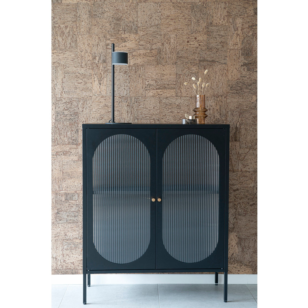 Carl Vitrine mit 2 Riffelglastüren – Stahl Schwarz, 90 × 35 × 110 cm – Ansicht 5