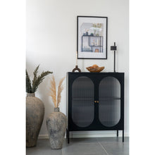Carl Vitrine mit 2 Riffelglastüren – Stahl Schwarz, 90 × 35 × 110 cm – Ansicht 6