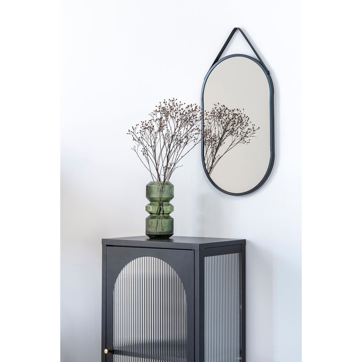 Carl Vitrine mit Riffelglastür – Stahl Schwarz, 50 × 35 × 110 cm – Ansicht 6