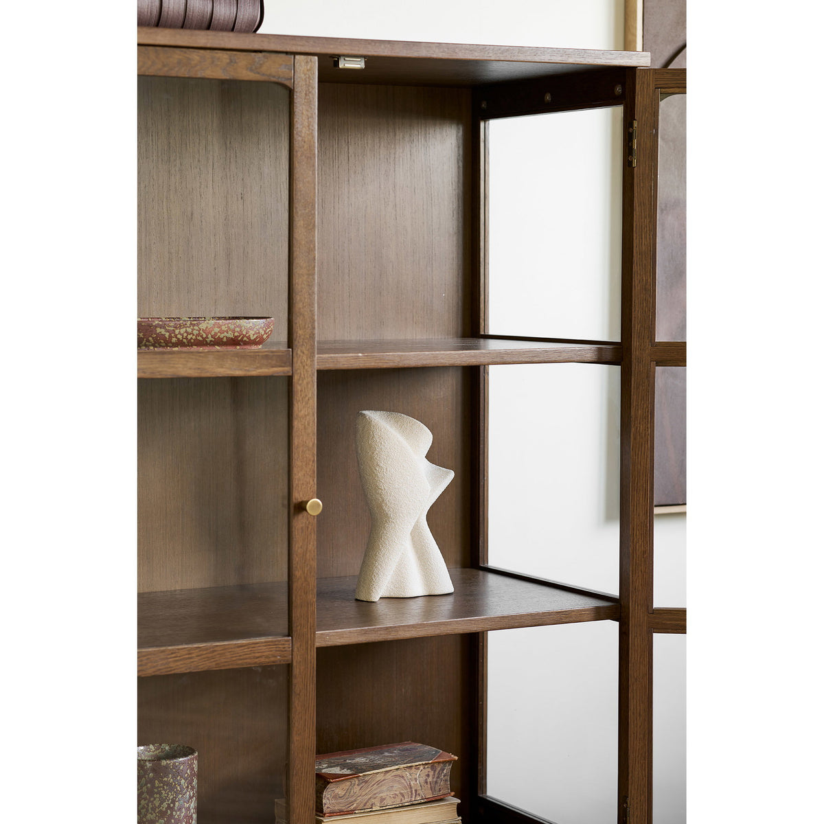 Fine Schrank mit 2 Glastüren – Eiche/Eichenfurnier Dunkelbraun, 40 × 90 × 126 cm – Ansicht 10