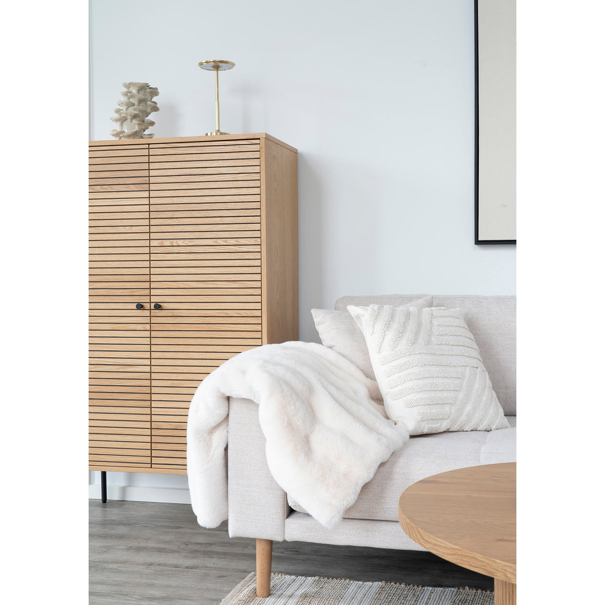 Gunnar Highboard mit 2 Türen – Eichenfurnier Natur, Beine Schwarz, 80 × 40 × 130 cm – Ansicht 7