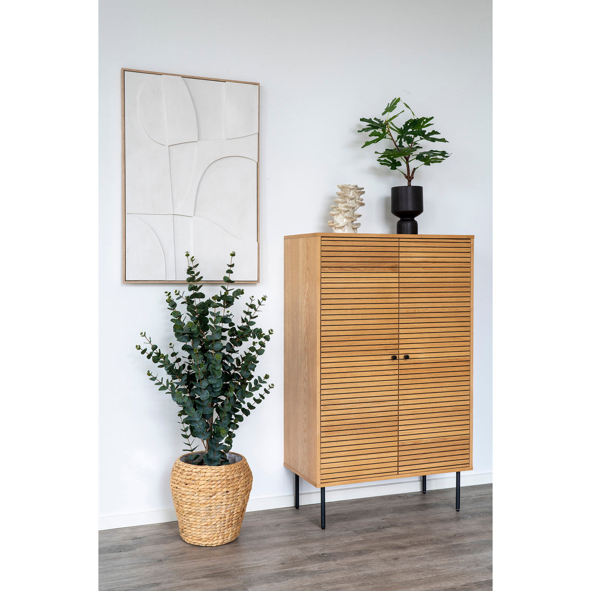 Gunnar Highboard mit 2 Türen – Eichenfurnier Natur, Beine Schwarz, 80 × 40 × 130 cm – Ansicht 8