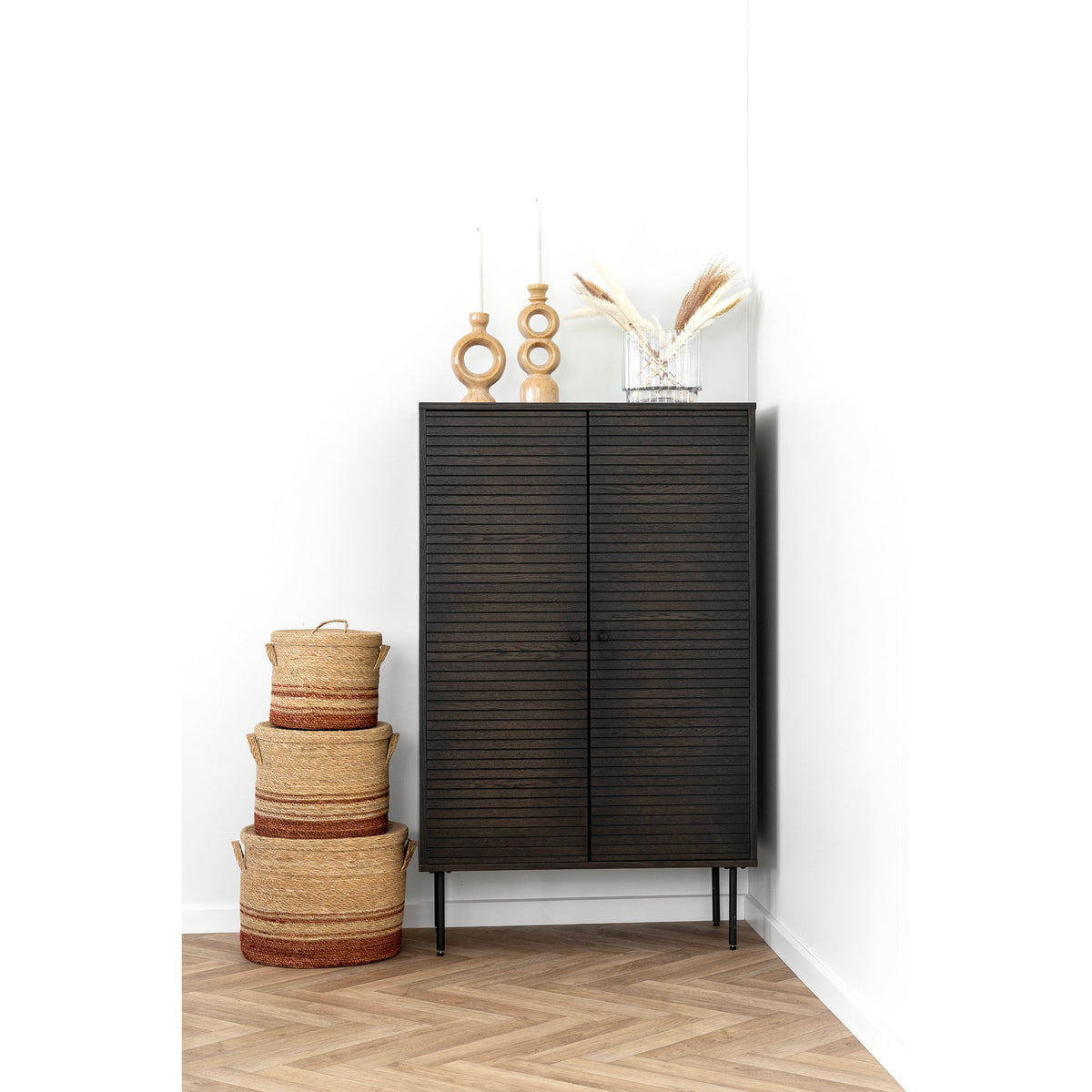 Gunnar Highboard mit 2 Türen – Furnier Eiche geräuchert, Beine Schwarz, 80 × 40 × 130 cm – Ansicht 6
