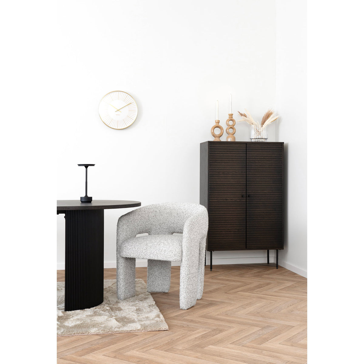 Gunnar Highboard mit 2 Türen – Furnier Eiche geräuchert, Beine Schwarz, 80 × 40 × 130 cm – Ansicht 7