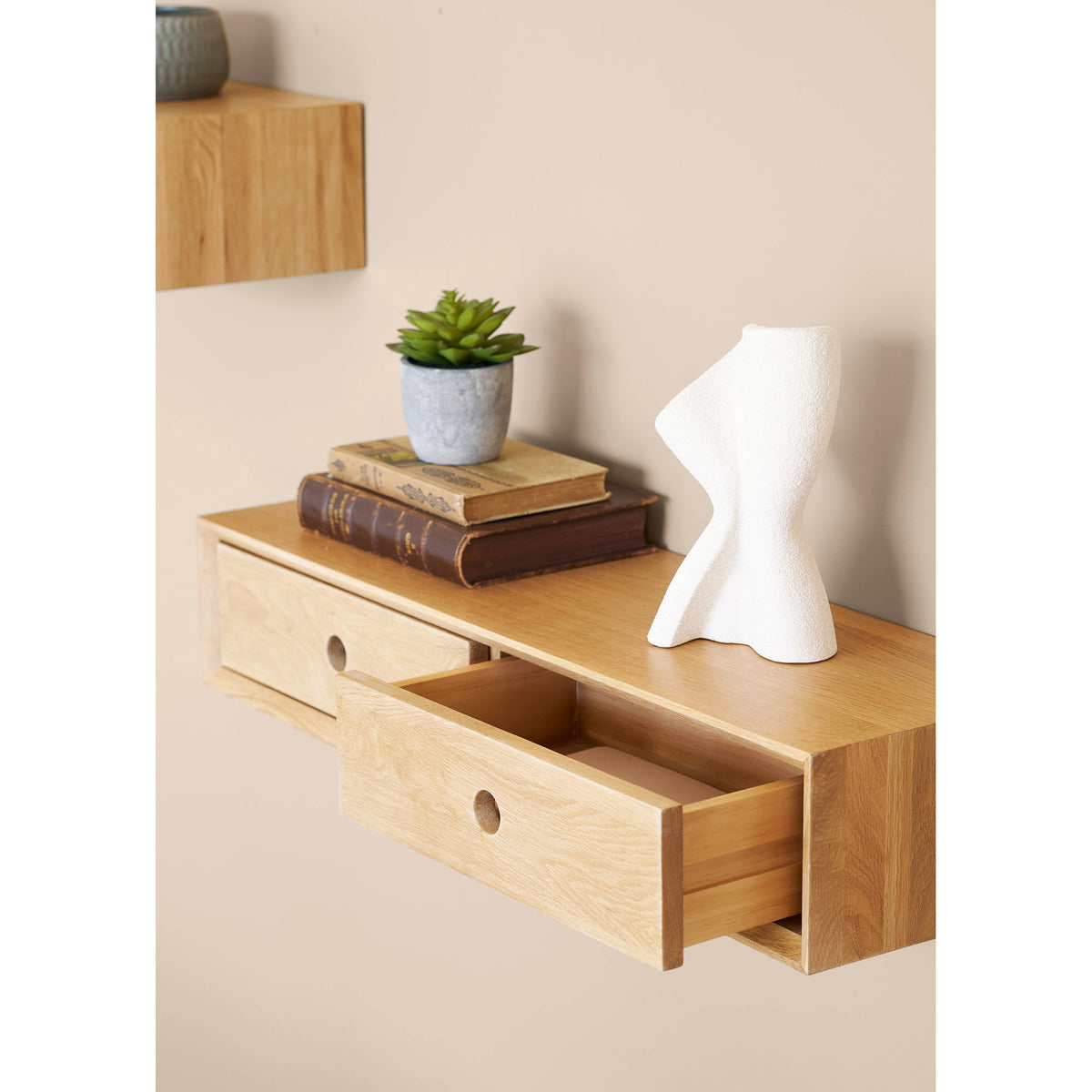 Carmen Hängekommode – Eiche lackiert, 80 × 25 × 15 cm – Ansicht 5