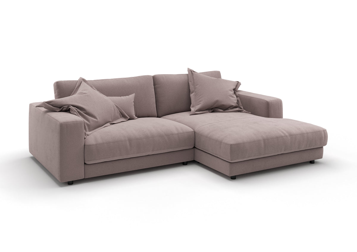 Skagen Ecksofa mit Longchair in Feincord Altrosa, Longchair rechts – mit Dekokissen