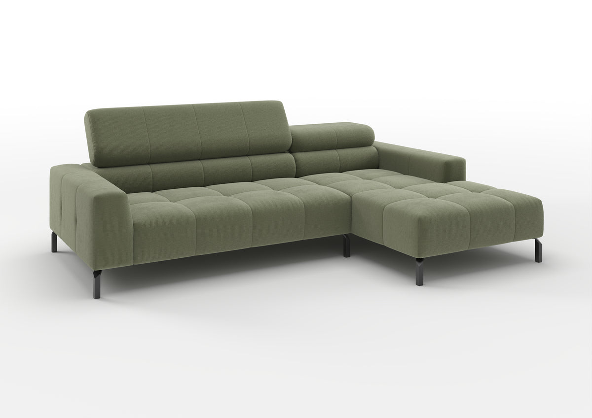 Kalmar Ecksofa mit Longchair in Feincord Oliv, Longchair rechts – mit hochgestelltem Kopfteil