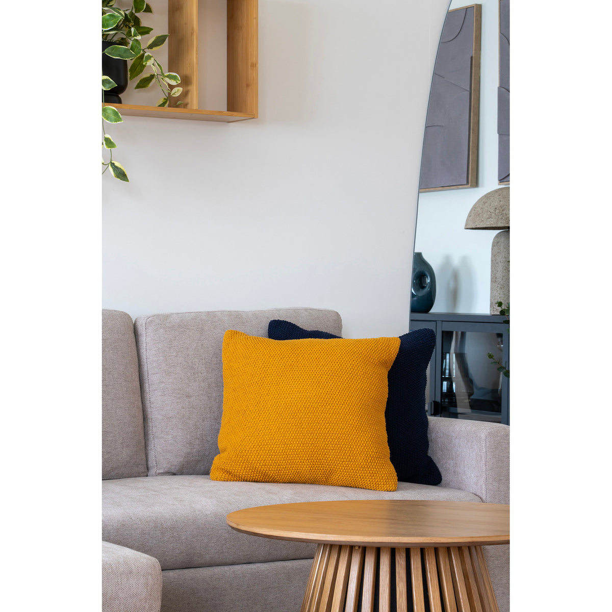 Lilo Kissen – Recycling-Baumwolle Ocker, 45 × 45 cm – Ansicht 4