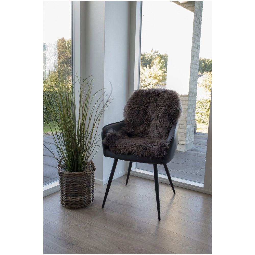 Lammfell – Braun, 50 × 85 cm – Ansicht 2