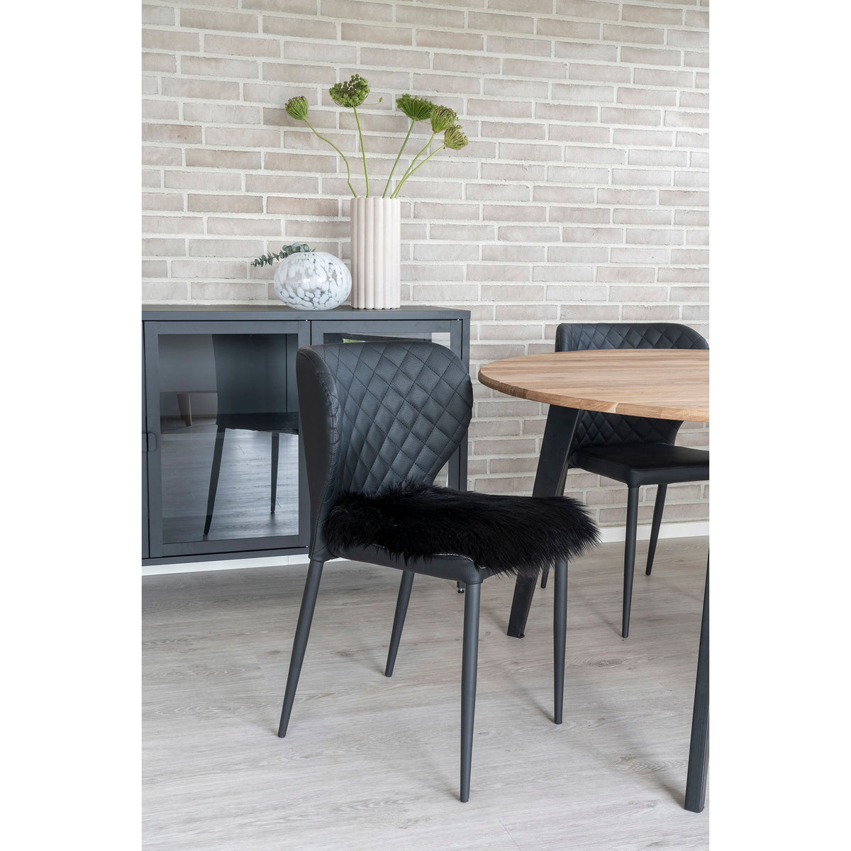 Sitzauflage in Lammfell-Optik – Schwarz, 40 × 40 cm – Ansicht 2