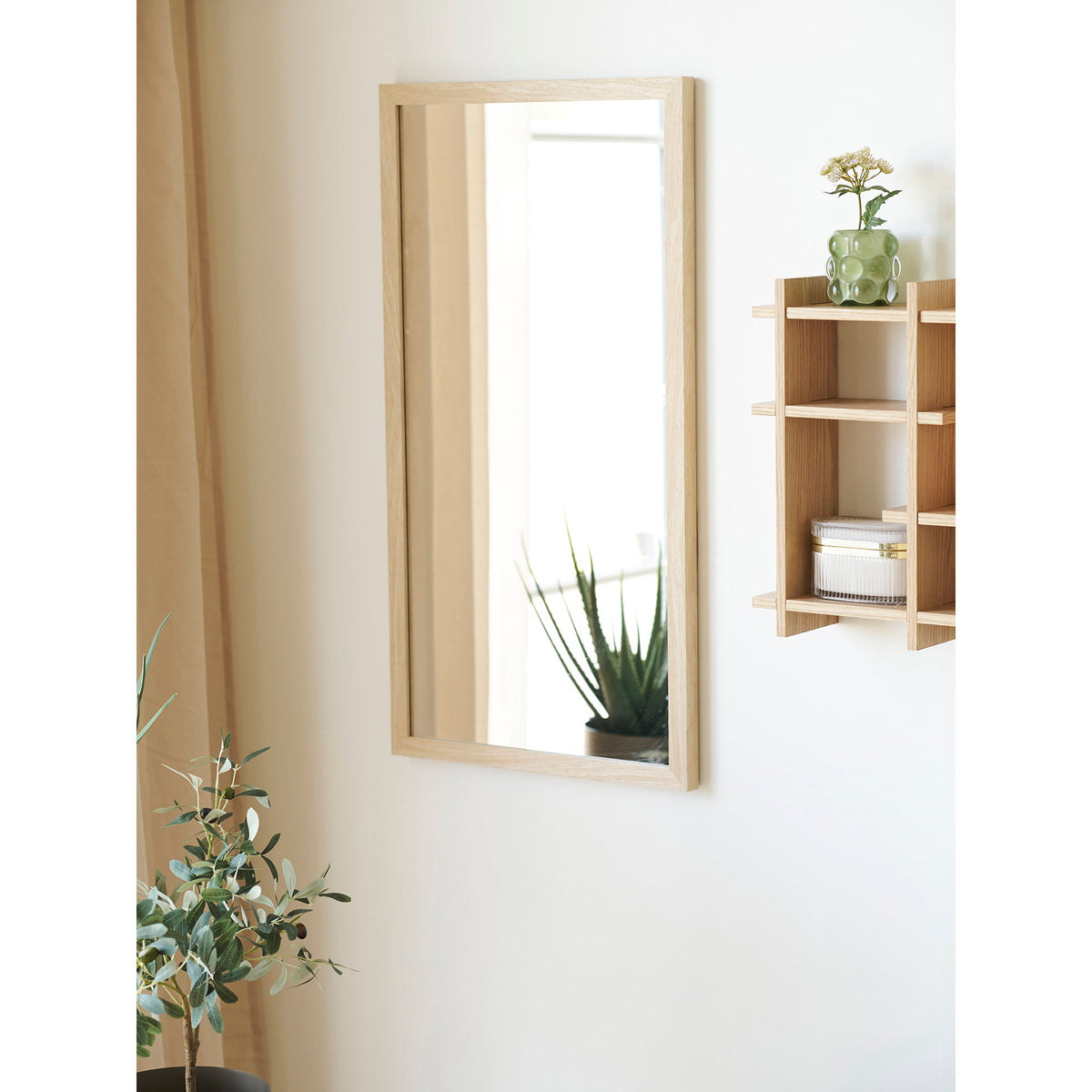 Juna Wandspiegel – MDF-Rahmen Natur, 45 × 75 cm – Ansicht 5