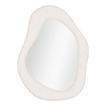 Henny Wandspiegel – Teddystoff Weiß, 46,5 × 61 cm von Luiva Living