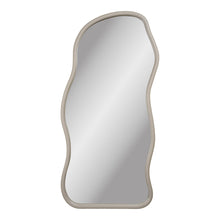 Jana Wandspiegel in organischer Form – Kiefer Beige, 89 × 180 cm von Luiva Living
