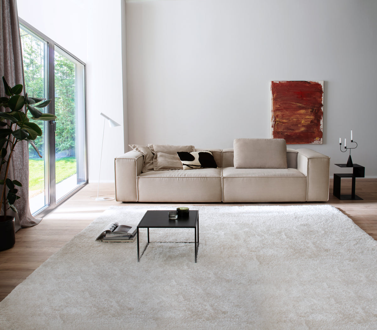 Bergen 3-Sitzer-Sofa in Feincord Sand im hellen Wohnzimmer