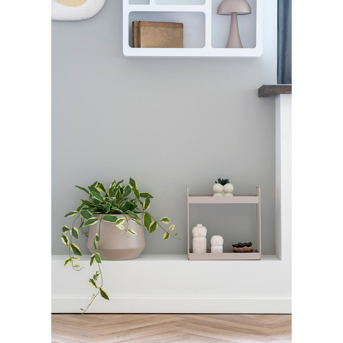 Aske Standregal mit 2 Ablagen – Stahl Sand, 30 × 15 × 31 cm – Ansicht 6