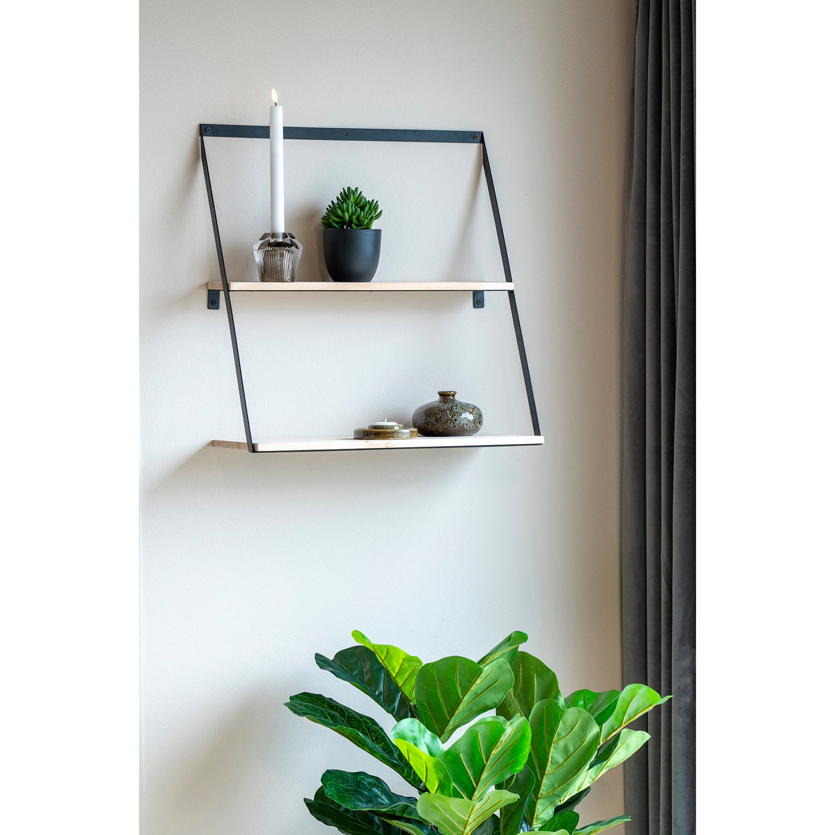 Lola Wandregal – Stahl/Kiefer Natur, 50 × 21 × 52 cm – Ansicht 2