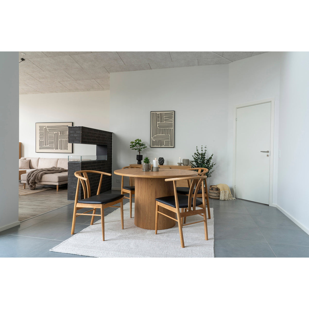 August Nr. 1 Leinwandbild – Schwarz/Beige, 100 × 140 cm – Ansicht 4