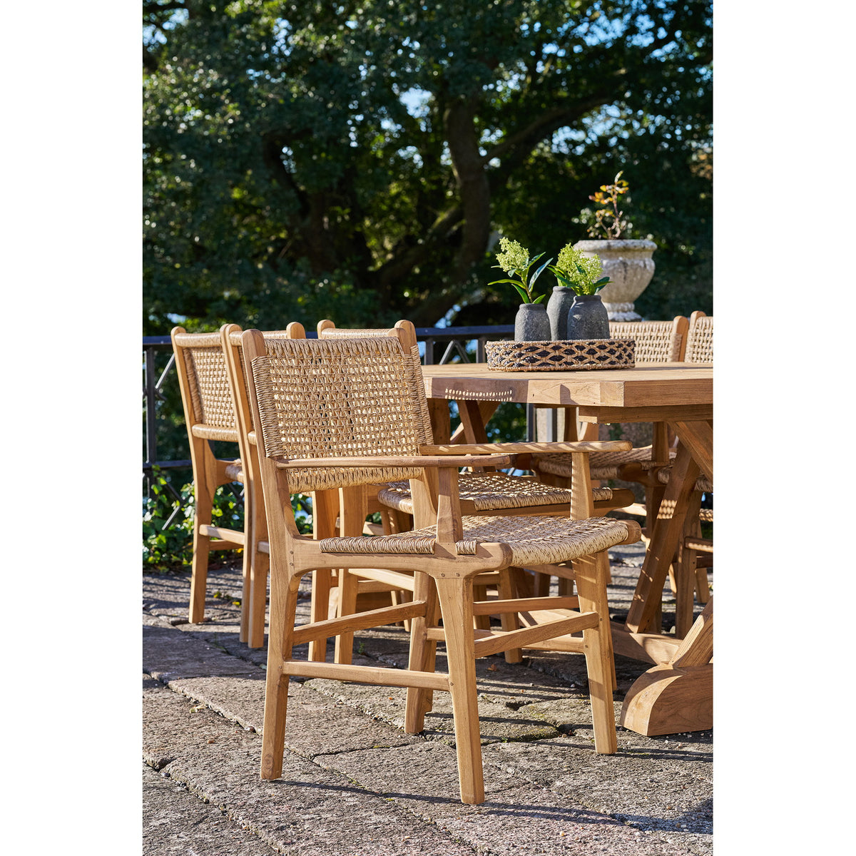 Sune Gartenstuhl 2er-Set mit Armlehnen – Teak Natur – Ansicht 8