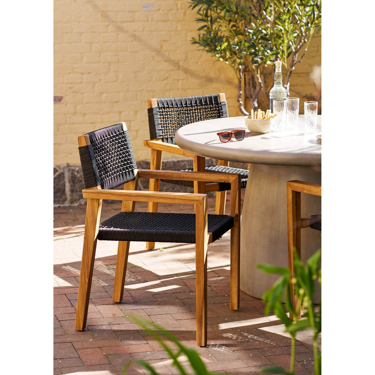 Torvald Gartenstuhl 2er-Set – Akazie/Polyester Schwarz/Natur – Ansicht 9
